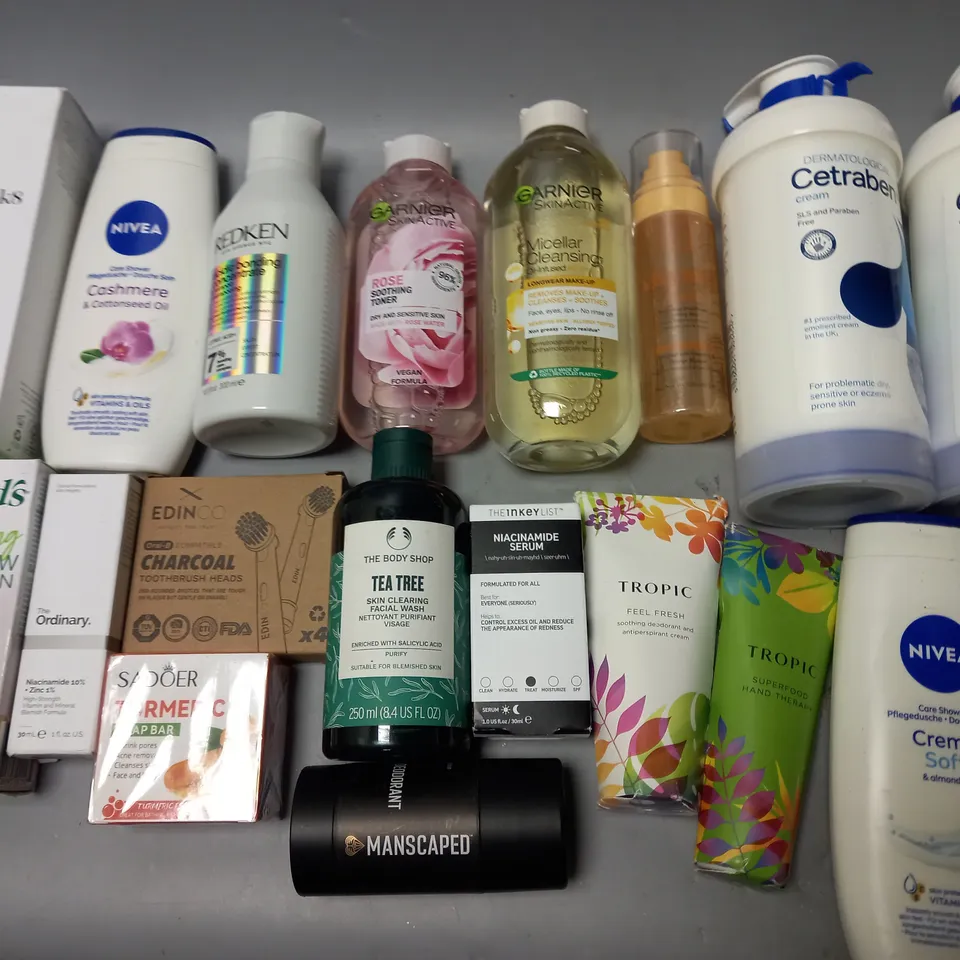 LOT OF APPROXIMATELY 20 ASSORTED HEALTH AND BEAUTY ITEMS TO INCLUDE CETRABEN CREAM, GARNIER SOOTHING TONER AND INKEYLIST NIACINAMIDE SERUM