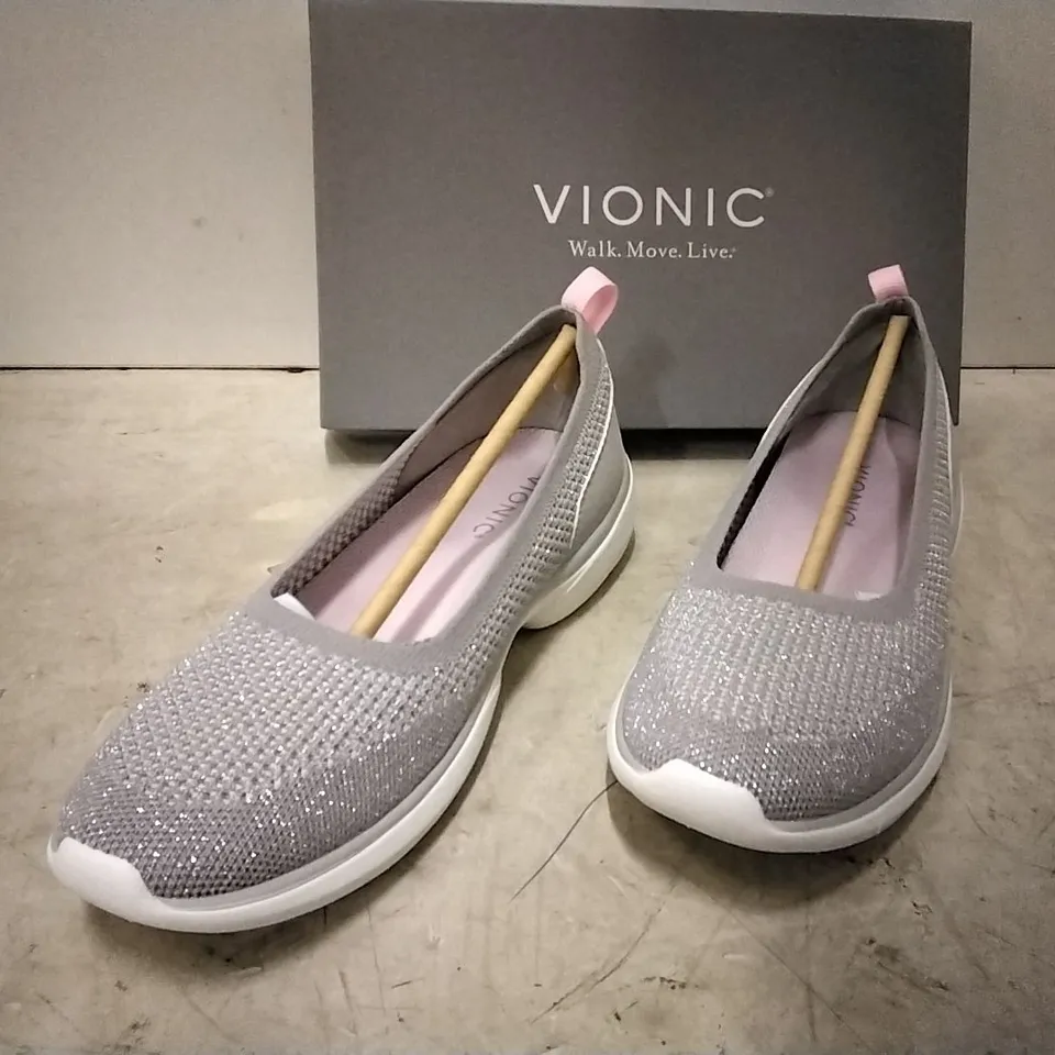 BOXED VIONIC BALLERINA,  GREY  , SIZE 6 , 3 PAIRS 