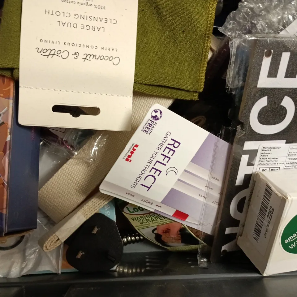 APPROXIMATELY 10 ASSORTED HOUSEHOLD ITEMS TO INCLUDE MULTI-SURFACE CONSTRUCTION SEALANT & ADHESIVE, ETC