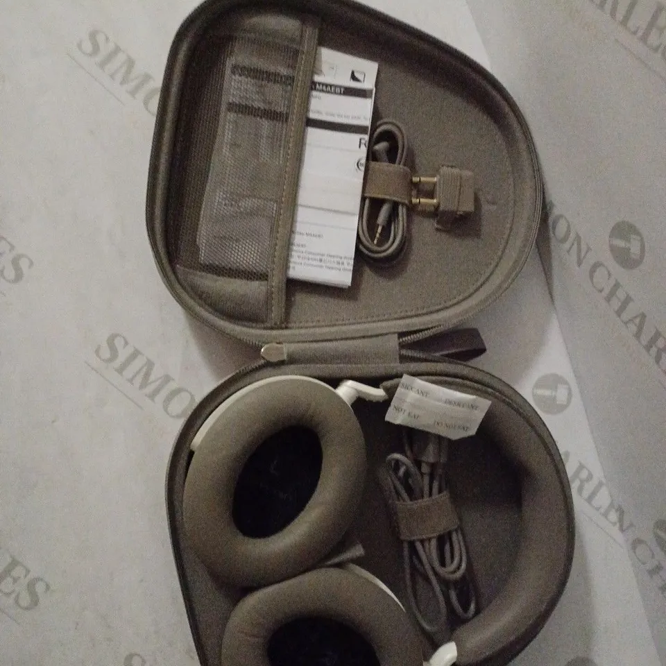 SENNHEISER MOMENTUM 4 HEADPHONES