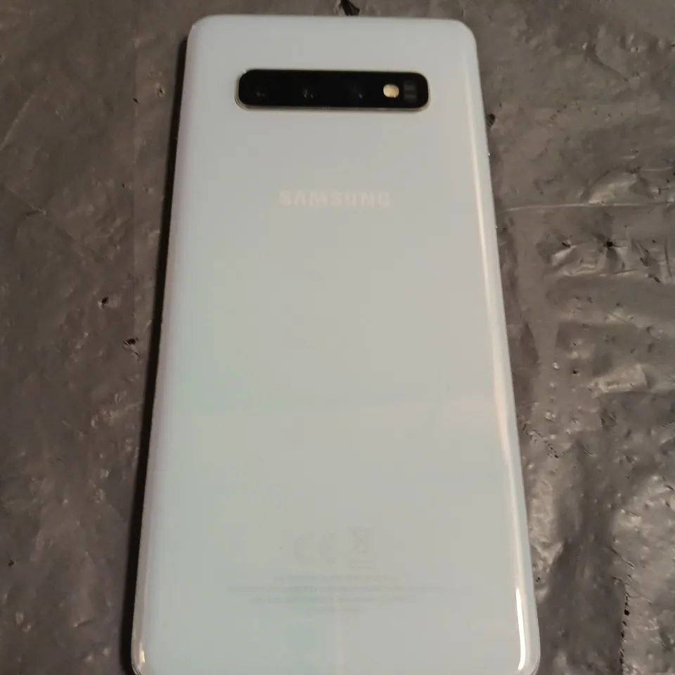 SAMSUNG GALAXY S10 SMARTPHONE