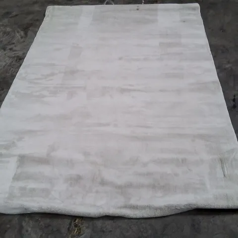 QUALITY DESIGNER AREA RUG - APPROXIMATELY 215X150CM