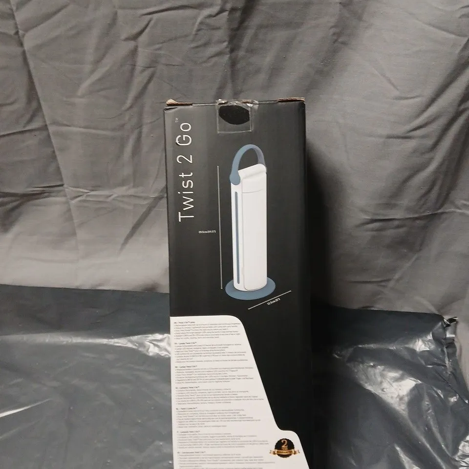 DAYLIGHT TWIST 2 GO RECHARGEABLE LAMP – WHITE WITH BLUE BASE