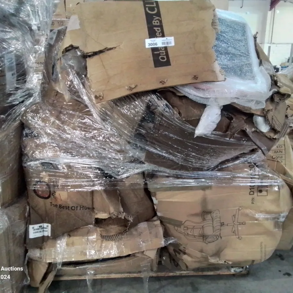 PALLET CONTAINING SEVERAL RAIN DAMAGED OFFICE/SIDE/DINING CHAIRS AND OTHER HOUSEHOLD FURNITURE ETC.