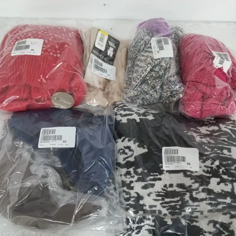 APPROXIMATELY 30 ASSORTED CLOTHING ITEMS IN VARIOUS SIZES, COLOURS & STYLES TO INCLUDE BRANDS SUCH AS APRICOT, RHONDA SHEAR, WYNNE COLLECTION, ETC - COLLECTION ONLY