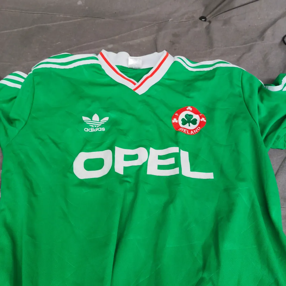 ADIDAS IRELAND FOOTBALL JERSEY – UK XXL