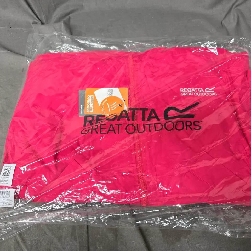 BAGGED REGATTA JUNIOR WATERPROOF ROBE IN PINK - 5/9 YRS