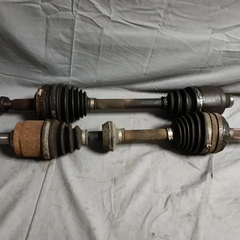 PAIR OF USED CAR CV AXLES / DRIVE SHAFTS - COLLECTION ONLY