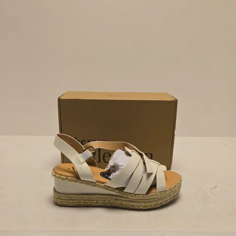 WOMEN'S WHITE ESPADRILLE WEDGE SANDALS – THE VERY COLLECTION SIZE UK 6