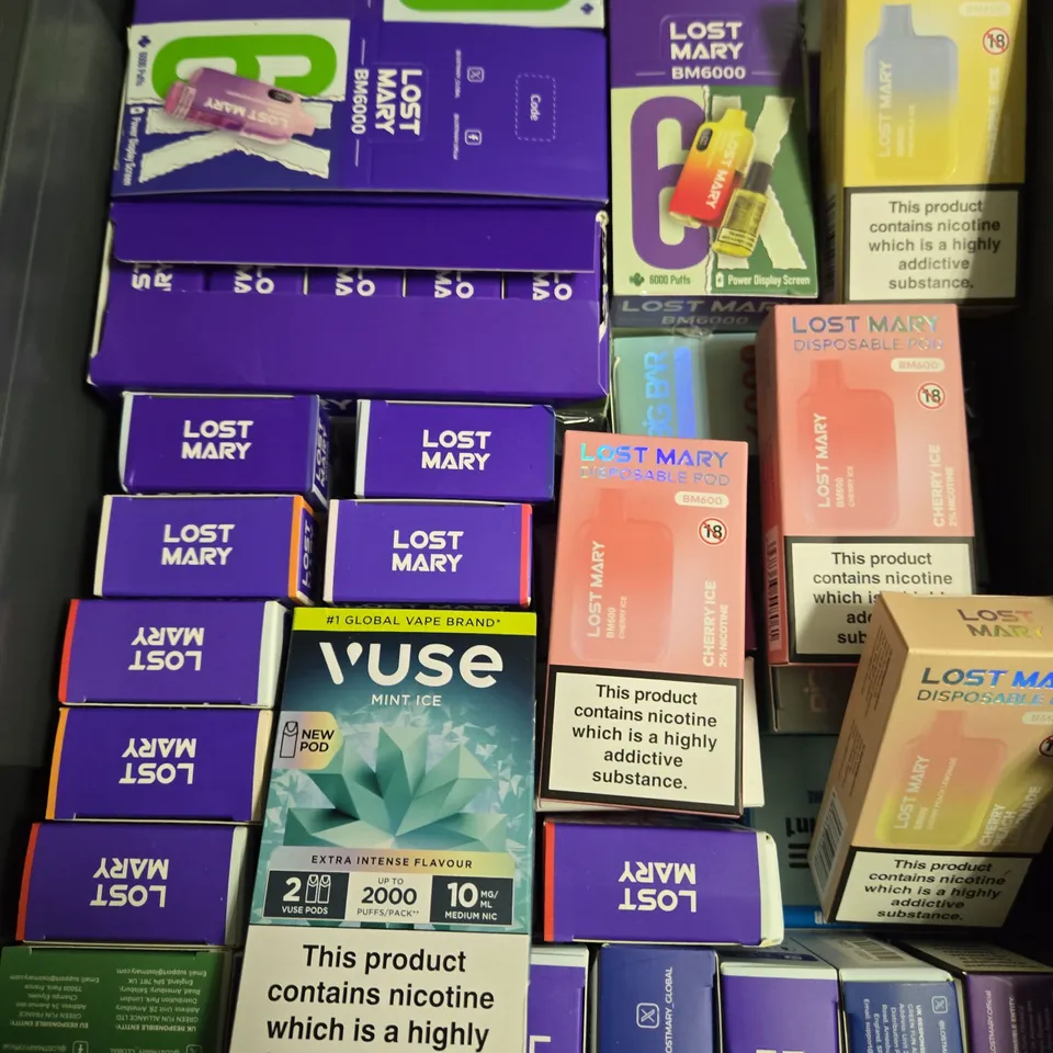 APPROXIMATELY 25 ASSORTED E-CIGARETTE & VAPING ITEMS IN VARIOUS BRANDS 