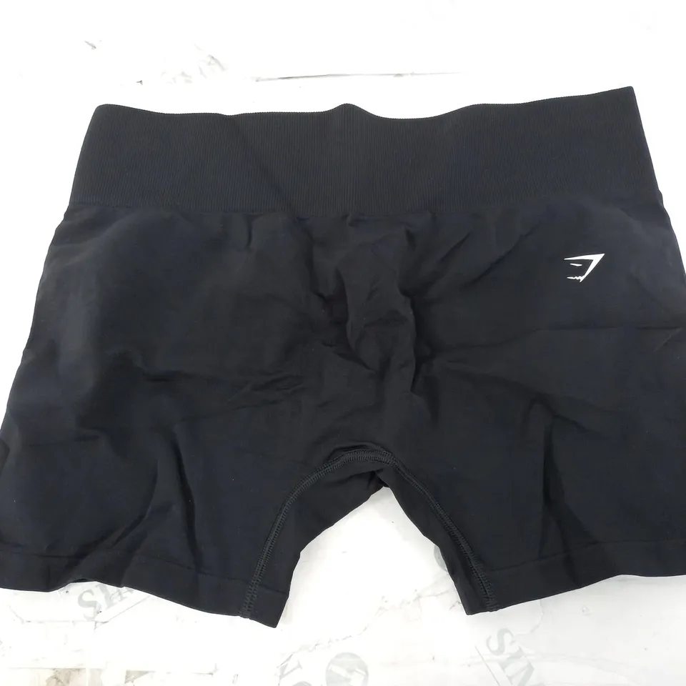 GYMSHARK BLACK SHORTS - XXL
