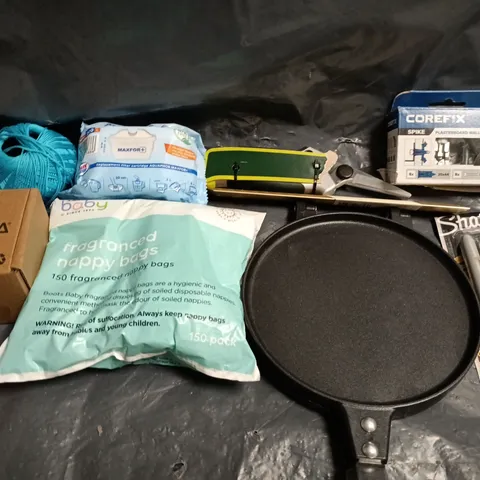 APPROXIMATELY 20 ASSORTED HOUSEHOLD ITEMS TO INCLUDE NAPPY BAGS, SHARPIE PENS AND PANCAKE MAKER