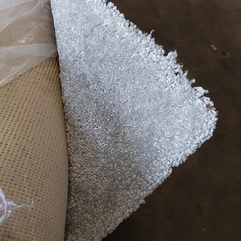 ROLL OF QUALITY KENNEDY SILVER CARPET // SIZE: APPROXIMATELY 5 X 1m