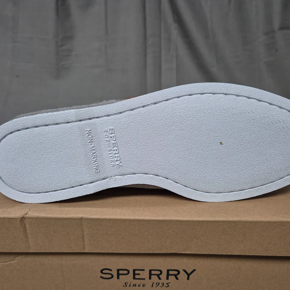 BOXED SPERRY 2 EYE SUEDE GREY SHOES - UK 9