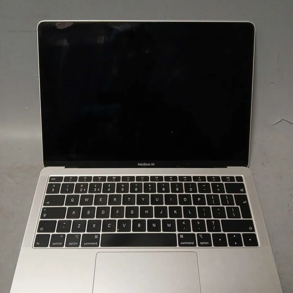 APPLE MACBOOK AIR (13", 2018)