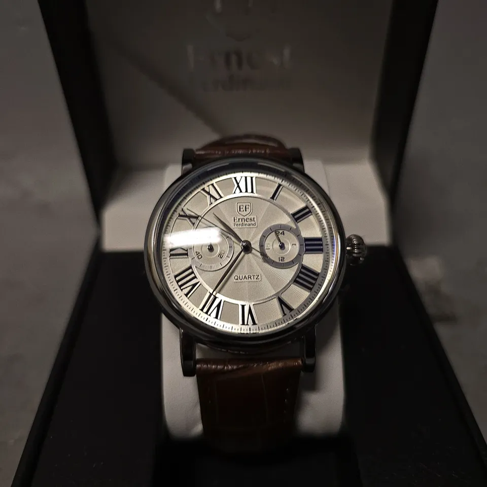 ERNEST FERDINAND WATCH – FUNCTIONING SUB DIALS – LEATHER STRAP – GLASS EXHIBITION BACKCASE – GIFT BOX