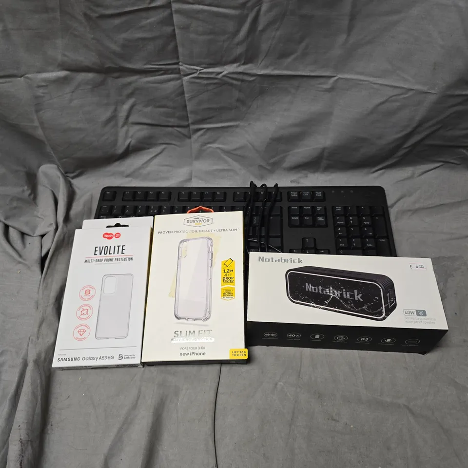 BOX OF APPROX 15 ASSORTED ELECTRICAL ITEMS & ACCESSORIES TO INCLUDE - PHONE CASES - WIRELESS SPEAKER - KEYBOARD - ETC