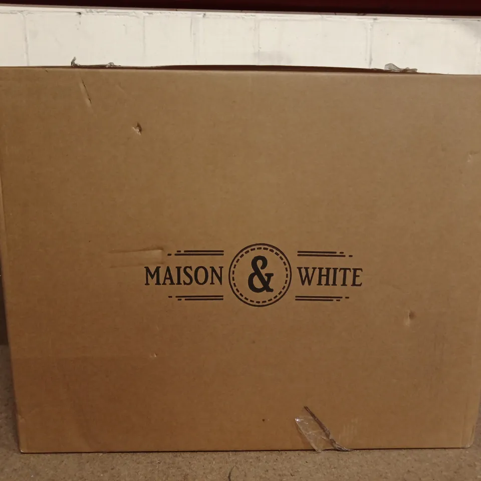 BOXED MAISON & WHITE - WHITE MARBLE CHOPPING BOARD