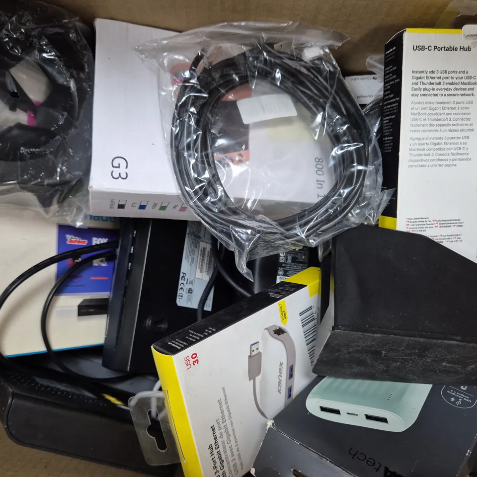 BOX OF APPROXIMATELY 10 ASSORTED ELECTRICAL ITEMS TO INCLUDE 10000MAH POWER BANK, MIX CARDIO AIR 5 WIRELESS EARPHONES, ETC