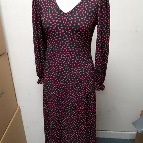 DOROTHY PERKINS PETITE SPOT V-NECK MIDI DRESS IN PINK POLKA - 12