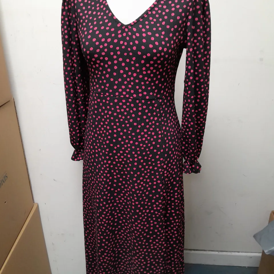 DOROTHY PERKINS PETITE SPOT V-NECK MIDI DRESS IN PINK POLKA - 12