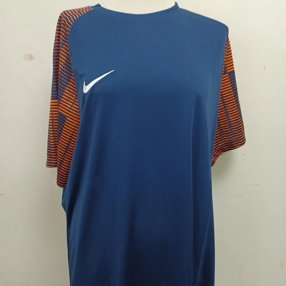 NIKE DRI-FIT BLUE & ORANGE T-SHIRT - SIZE XXL
