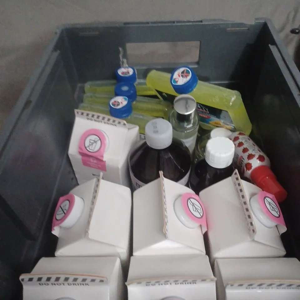 APPROXIMATELY 15 ASSORTED HOUSEHOLD LIQUIDS INCLUDING FINISH DISHWASHER CLEANER , SMOL WASHING UP LIQUID AND LU MIST ROSE BOWL