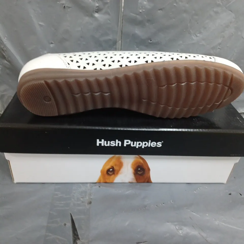 BOXED PAIR OF WOMENS HUSH PUPPIES LEAH BALLERNA SHOES SIZE 6