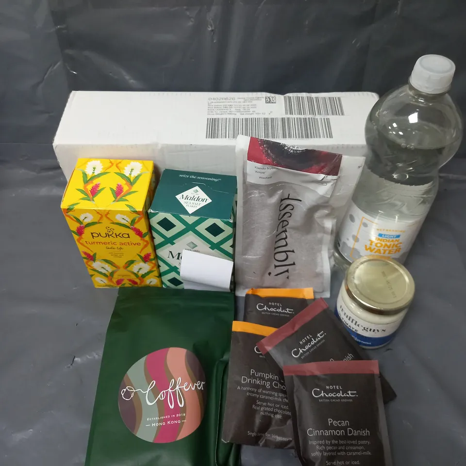 APPROXIMATELY 10 ASSORTED FOOD & DRINK ITEMS TO INCLUDE - HOTEL CHOCOLAT PUMPKIN SPICE DRINKING CHOCOLATE - ASSEMBLY COFFEE - TRUFFLE GUYS ULTIMATE TRUFFLE MAYO - ETC - COLLECTION ONLY