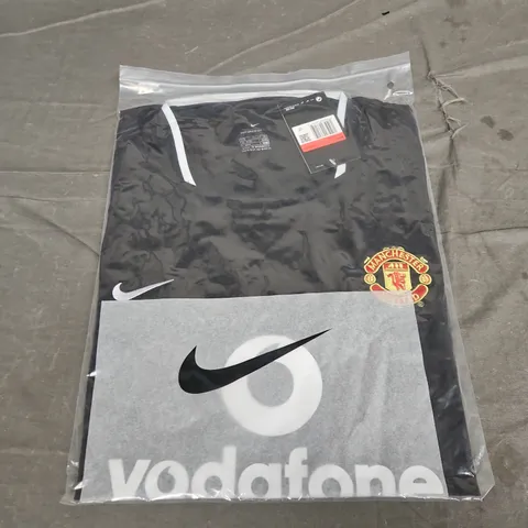 BAGGED RETRO MANCHESTER UNITED FC AWAY JERSEY -SIZE LARGE