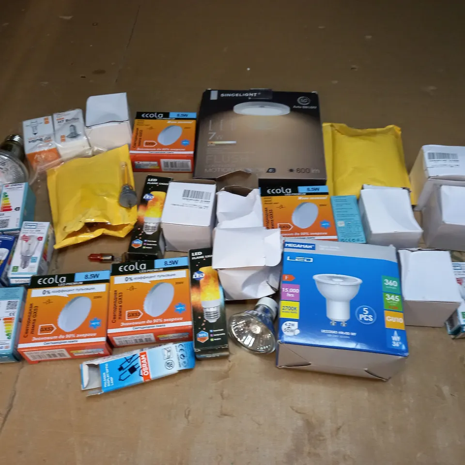 LARGE QUANTITY OF LEDS AND LIGHBULBS