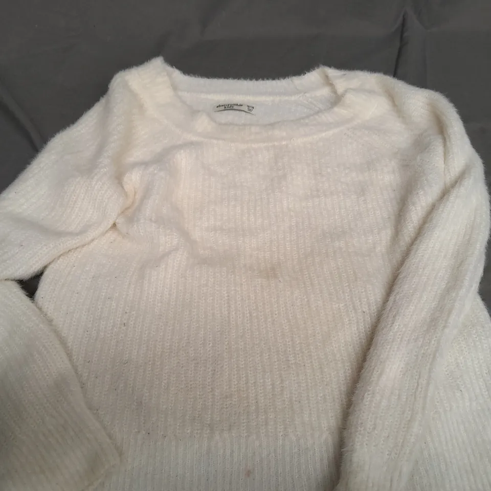 ABERCROMBIE KIDS OFF WHITE SOFT JUMPER - SIZE 13/14 YEARS