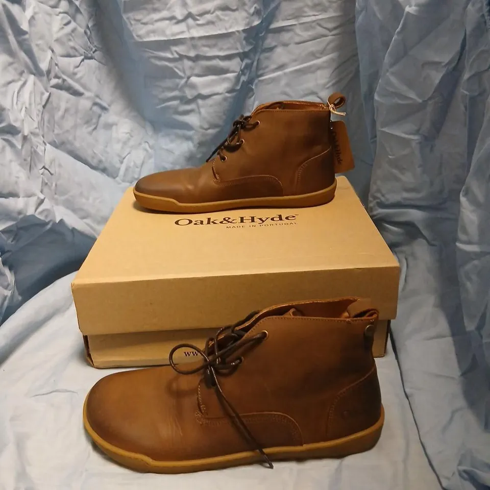OAK & HYDE SPRUCE BROWN LEATHER BOOTS – UK 8 (EU 42)