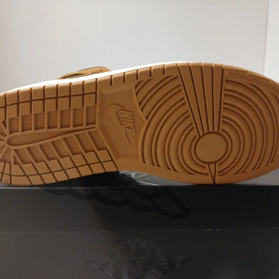 BOXED PAIR OF AIR JORDAN 1 MID SE SNEAKERS - UK SIZE 10