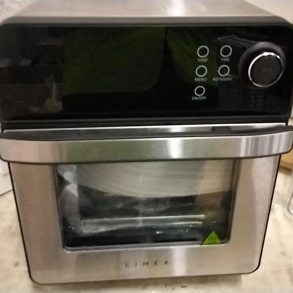LINEA 14.5L AIR FRYER WITH ACCESSORIES