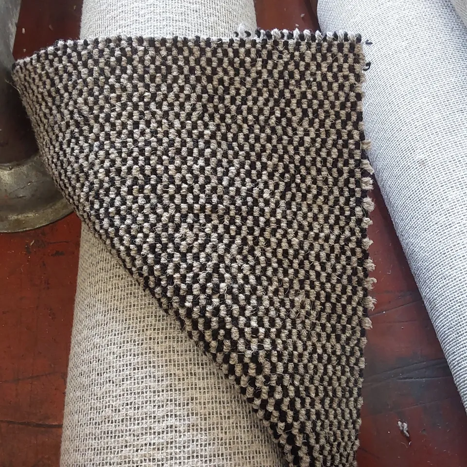 ROLL OF QUALITY LAKELAND HERDWICK CARPET APPROXIMATELY 5 x 1.65m
