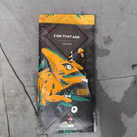 ON THAT ASS DECADE SNEAKER SOCKS SIZE 43-46