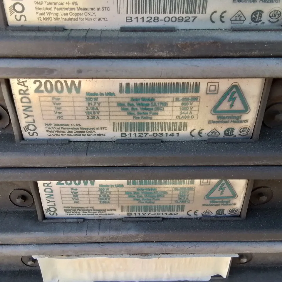 PALLET CONTAINING A LARGE QUANTITY OF UNTESTED SOLYNDRA 200W SOLAR PANELS