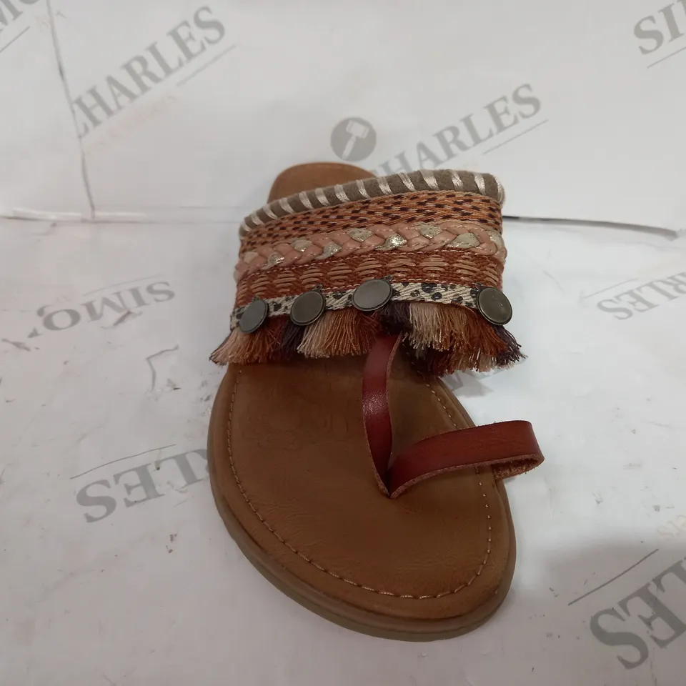 BLOWFISH MALIBU OPEN TOE SANDALS - SIZE 6