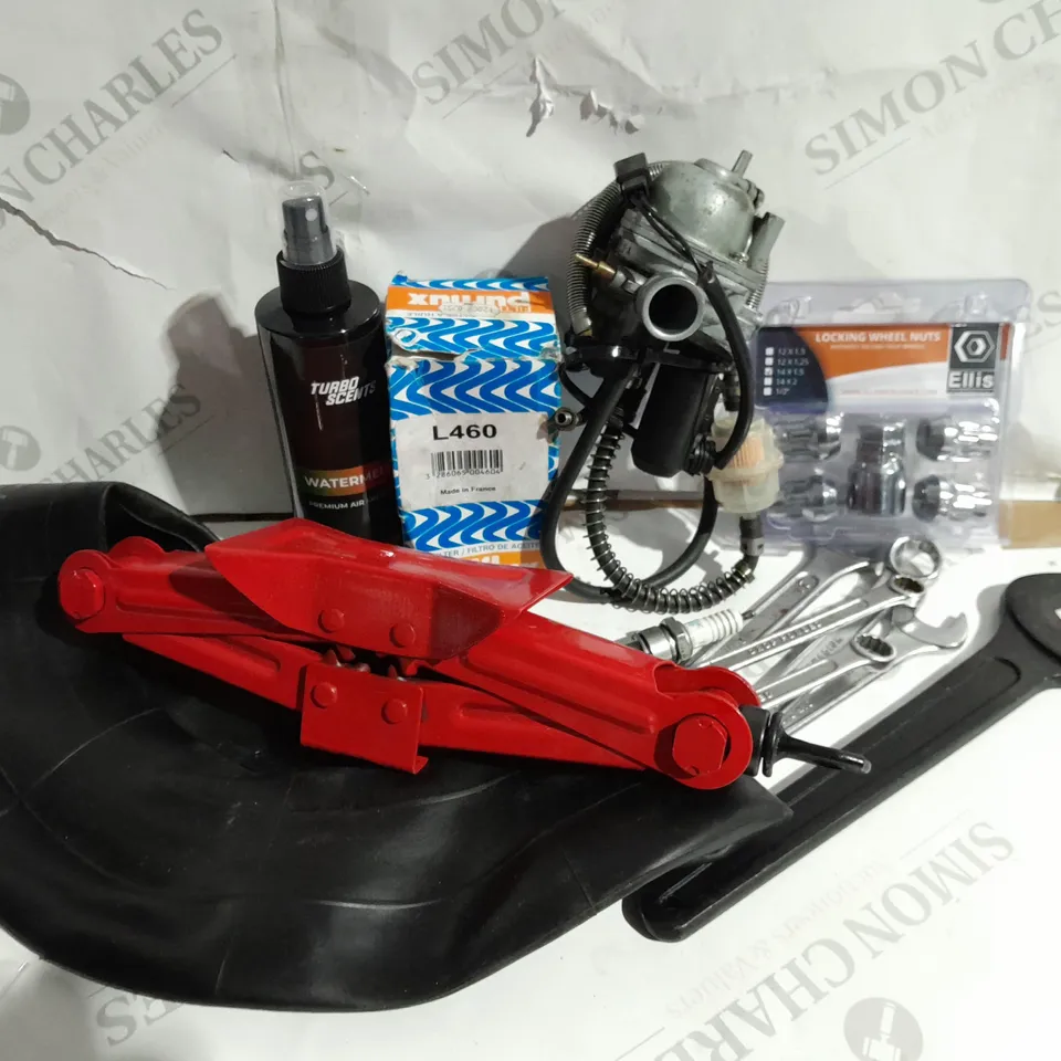 APPROXIMATELY 20 ASSORTED ITEMS TO INCLUDE SCISSOR JACK, OIL FILTER, CARBURETTOR, SPANNERS, LOCKING WHEEL NUTS, CAR AIR FRESHENER ETC.  