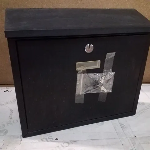 DISPLAY4TOP LOCKABLE LETTER BOX