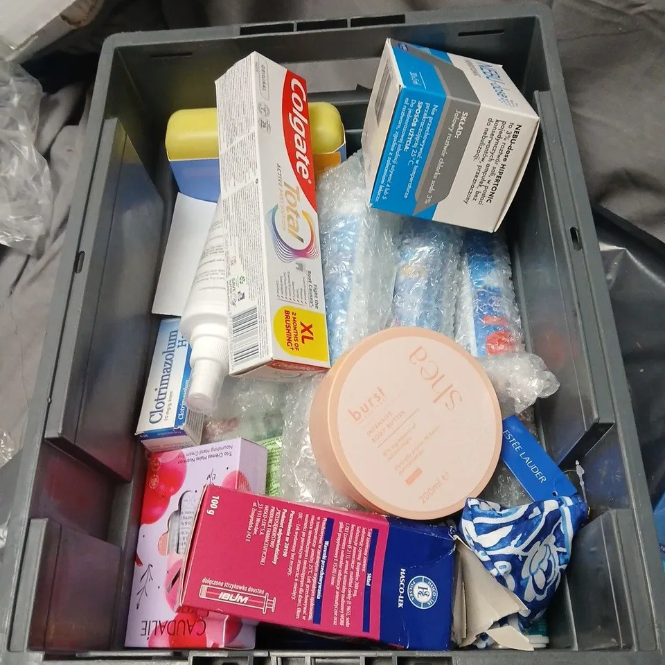 APPROXIMATELY 20 ASSORTED COSMETICS INCLUDING RADOX, OLAY EYE CREAM, BPERFECT FULL FACE PALETTE, EYE PALETTE ETC