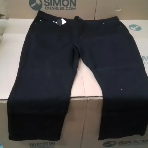 BOXED BRAND NEW APPROXIMATELY 15 JULIPA BOOT CUT JEANS BLACK SIZE 28