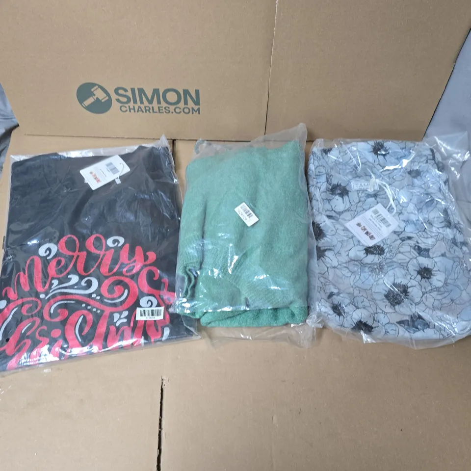 LARGE QUANTITY OF ASSORTED CLOTHING ITEMS IN VARIOUS SIZES - COLLECTION ONLY