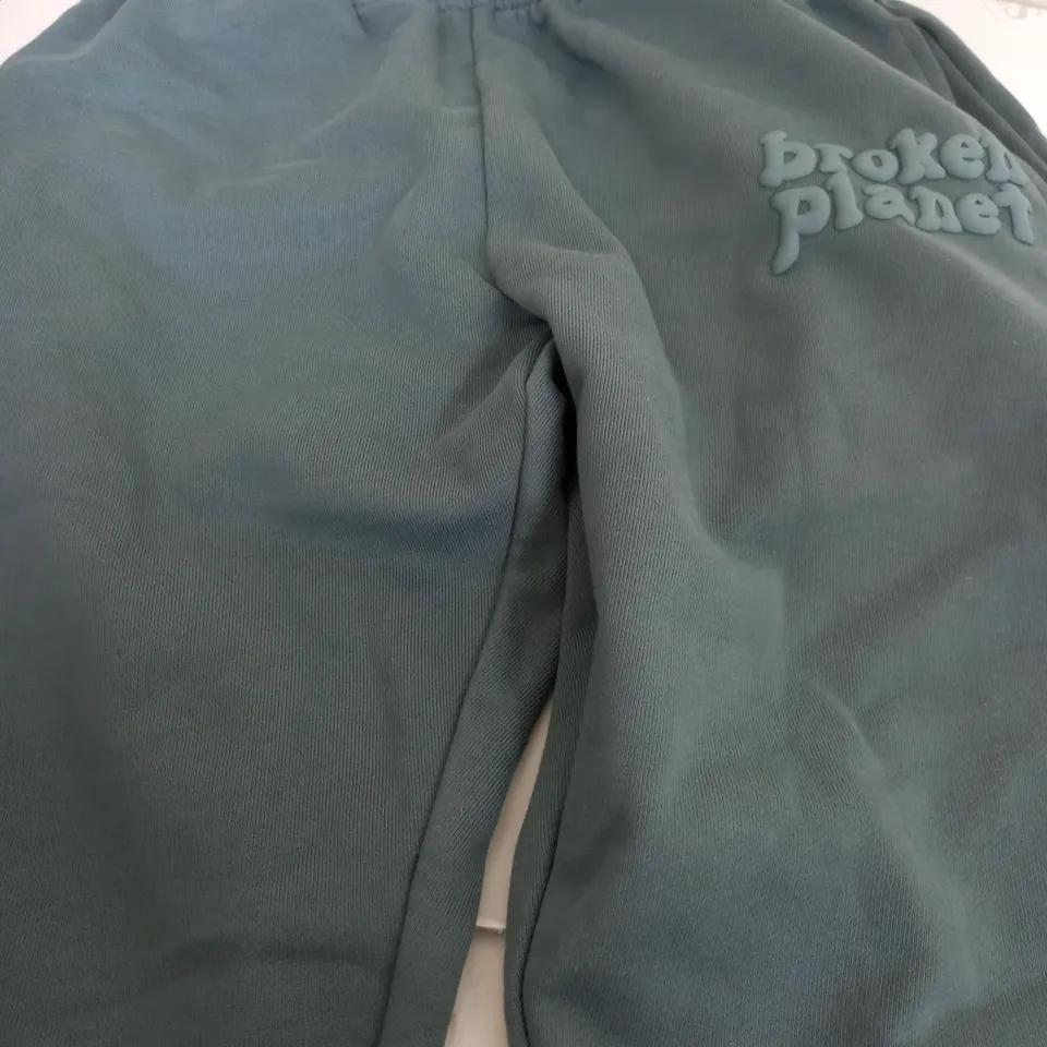 BROKEN PLANET HEAVY RAISED LOGO BOTTOMS IN SEA GREEN - SMALL