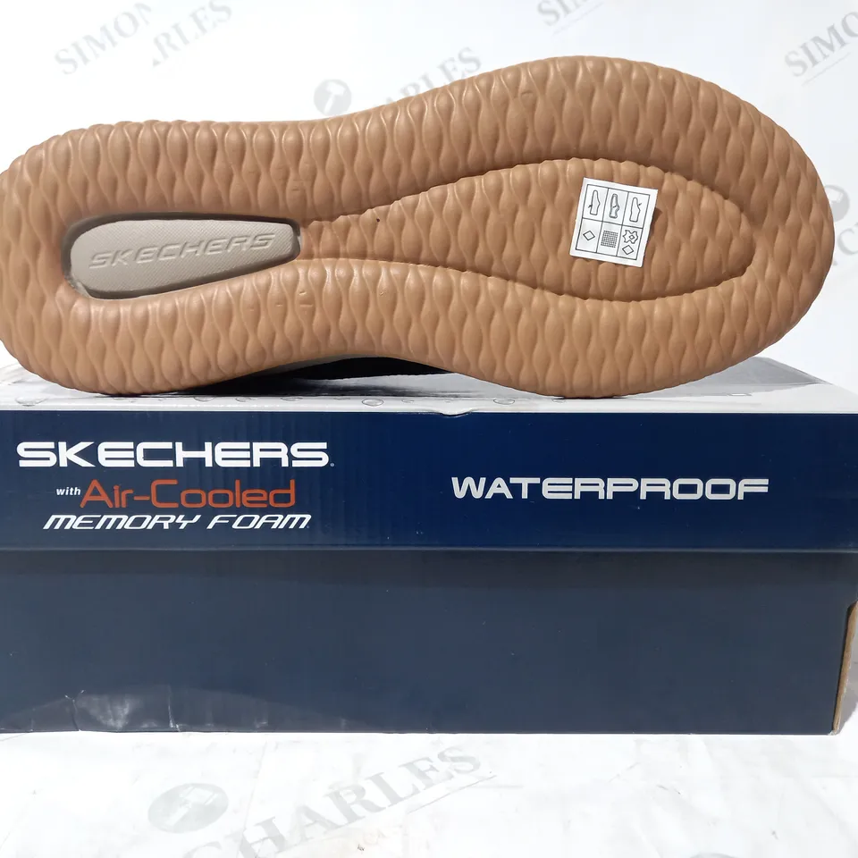 BOXED PAIR OF SKECHERS WATERPROOF SHOES IN BLACK UK SIZE 8