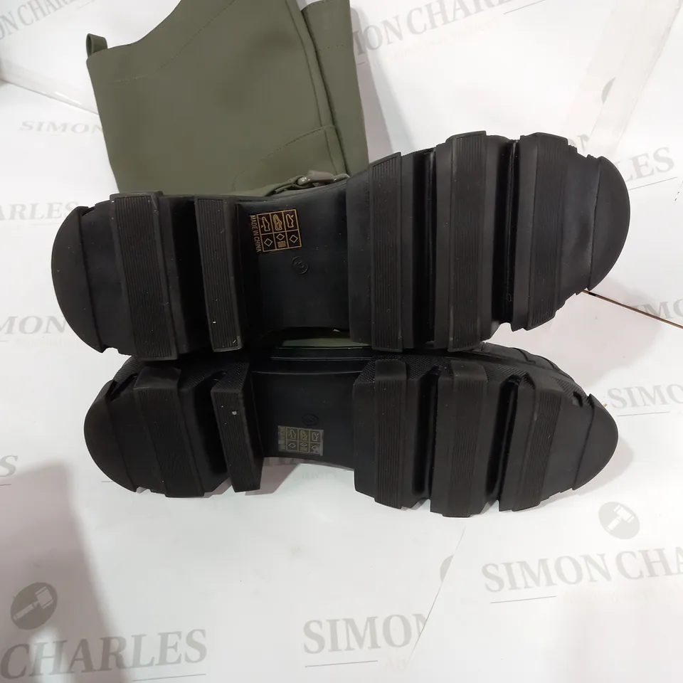 PAIR OF PDMAN GREEN BOOTS SIZE 9