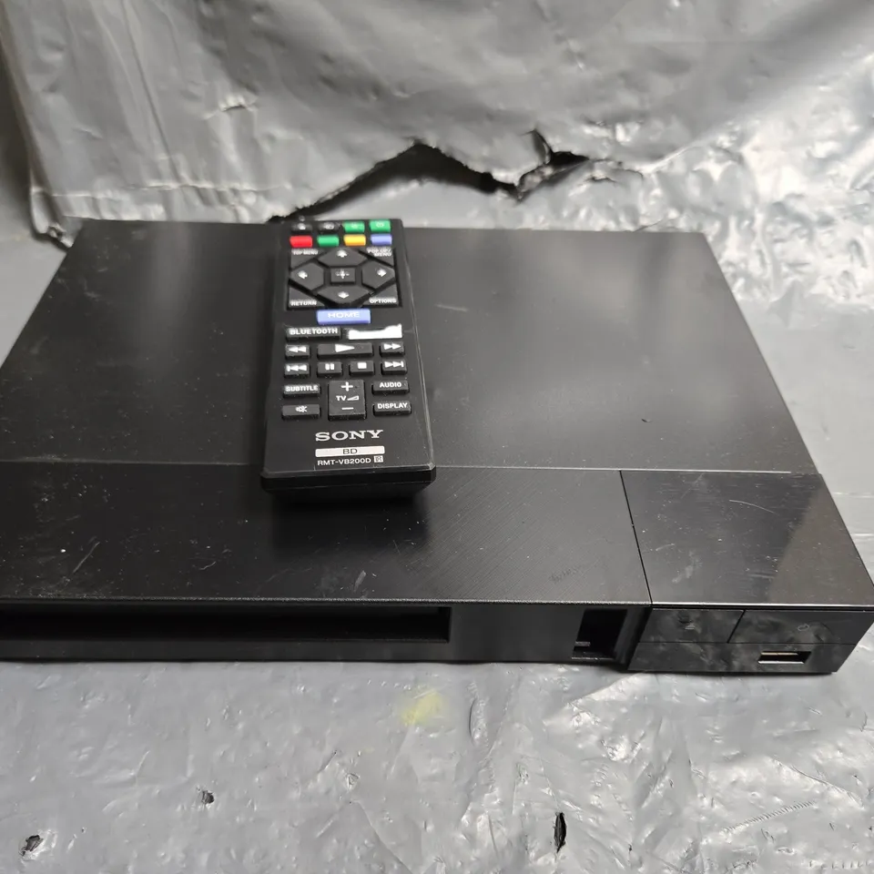SONY BLU-RAY DISC/DVD PLAYER BDP-S6700 WITH REMOTE