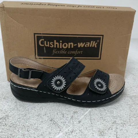 BOXED PAIR OF CUSHION-WALK BECKY SHOES IN BLACK - SIZE 4