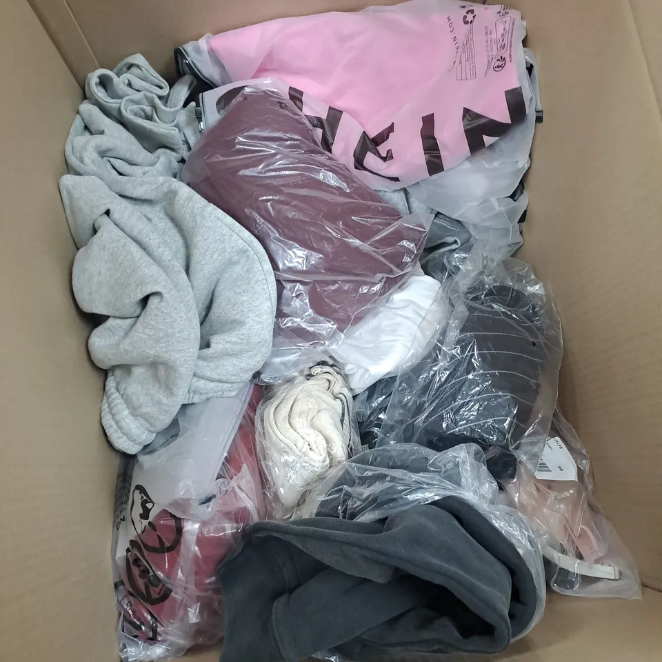 BOX OF APPROXIMATELY 15 ASSORTED CLOTHING ITEMS VARYING IN SIZE/COLOUR/STYLE TO INCLUDE: TOPS, TROUSERS, JUMPERS